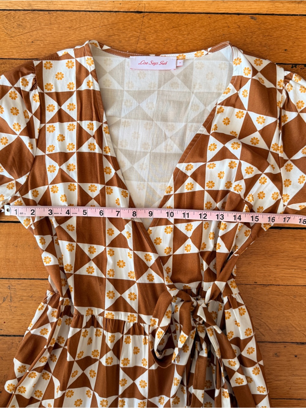 Lisa Says Gah Victoria Wrap Dress: Floral Quilt Toasted Pecan - Picture 5 of 8